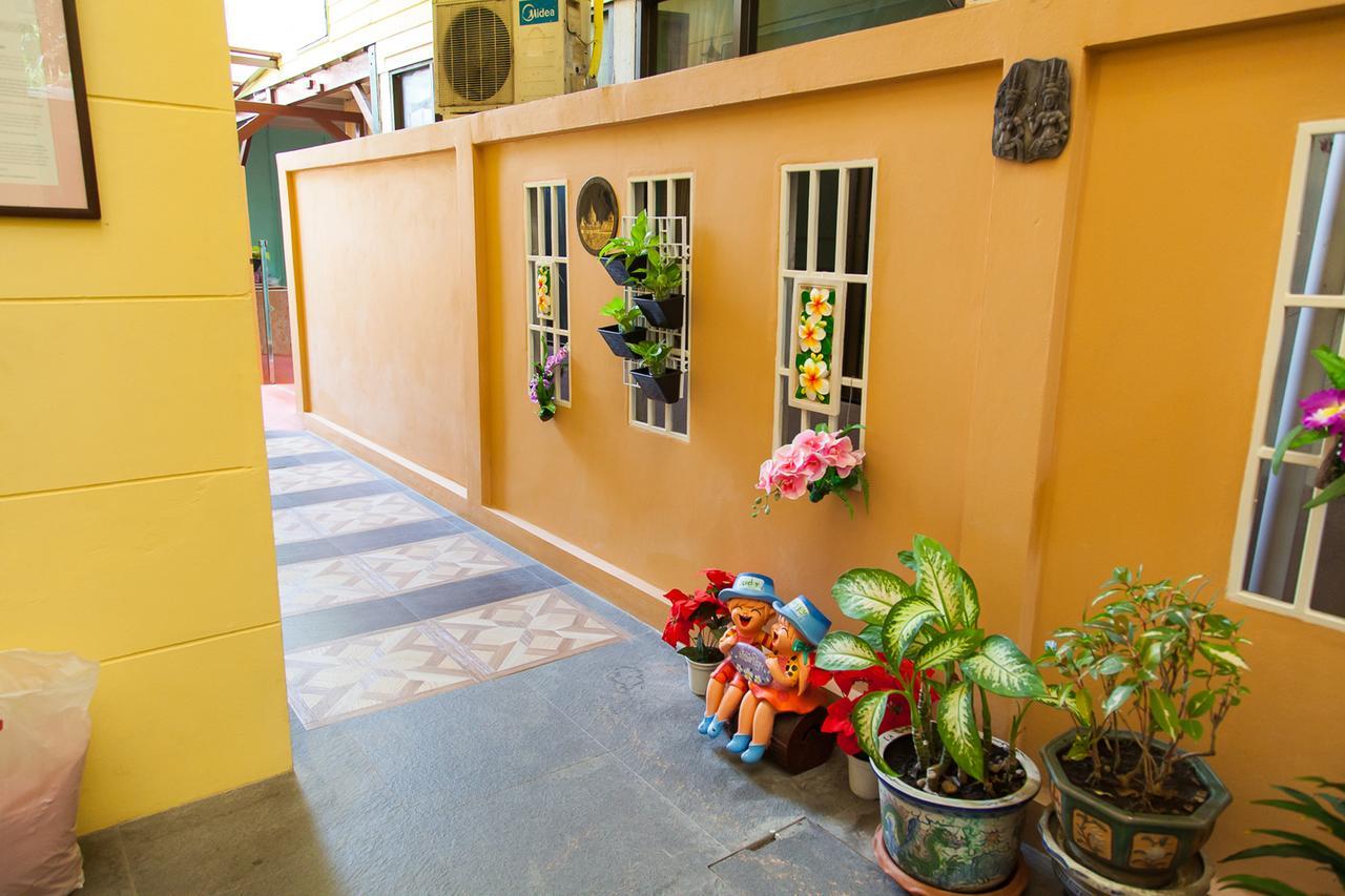 Zen Rooms Samsen 3 Banguecoque Exterior foto