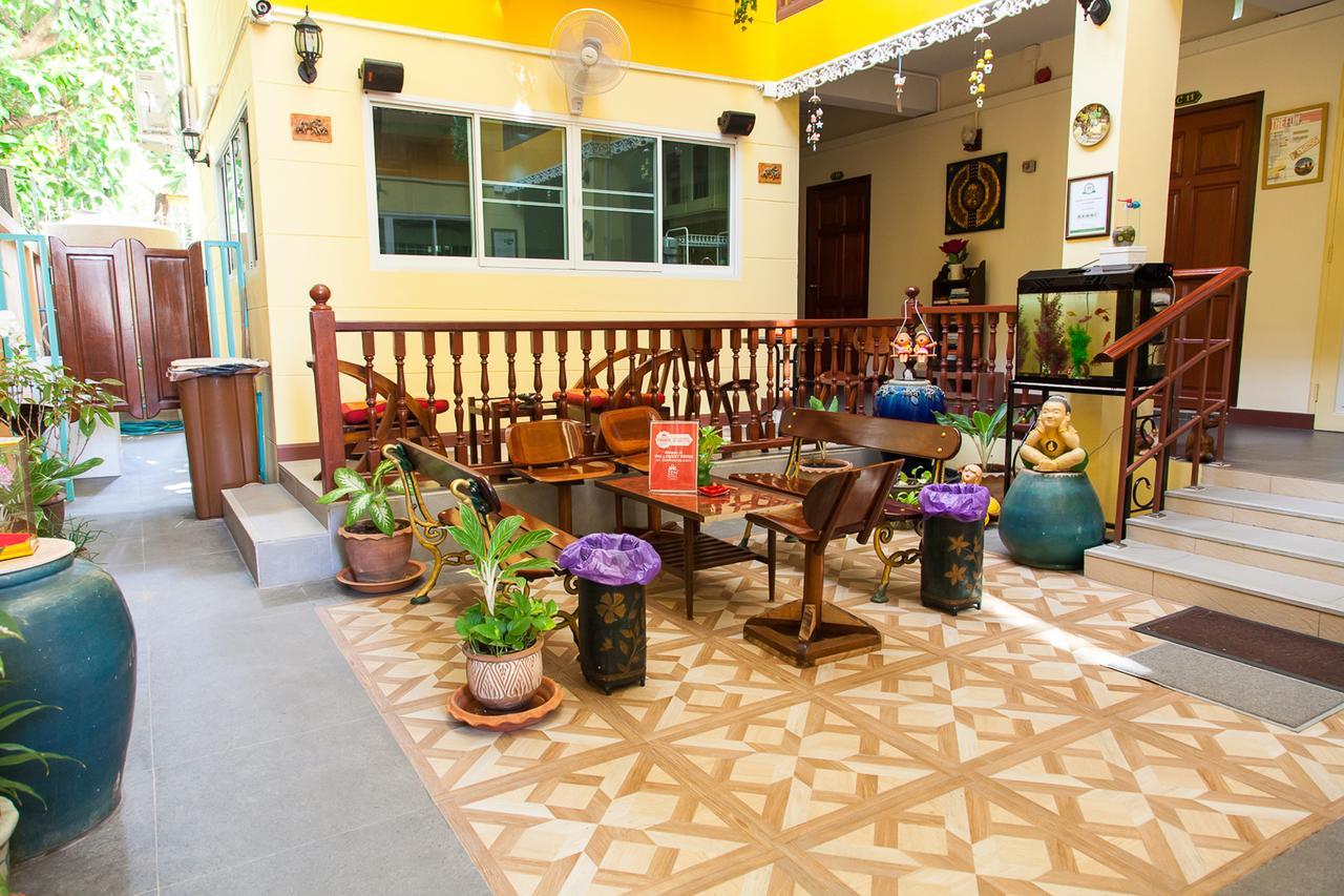 Zen Rooms Samsen 3 Banguecoque Exterior foto